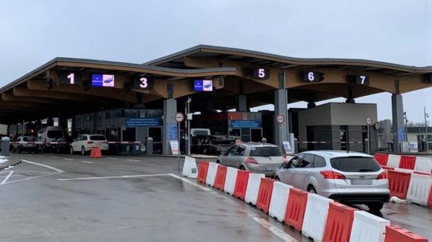 Черга автомобілів і пішоходів на пункті пропуску на кордоні України з Польщею, 21 вересня 2026 року
