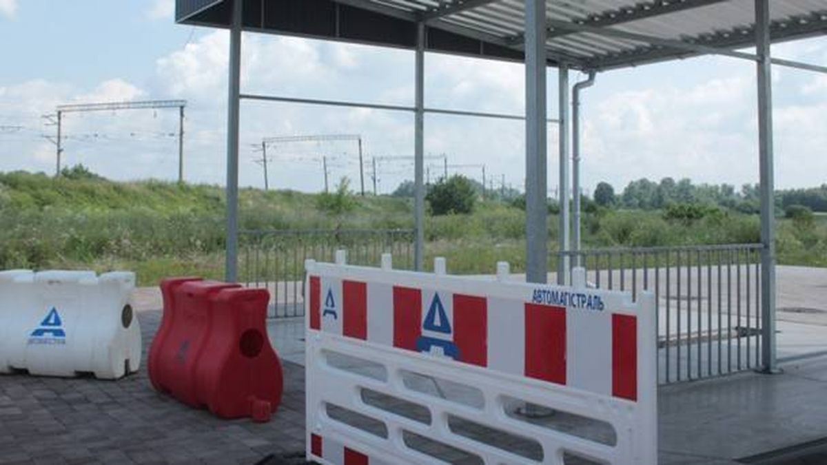 Дорожники проводять капітальний ремонт траси М-09 у Рава-Руській, рух вантажівок обмежено до 10 листопада 2026 року
