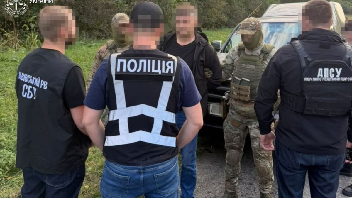 Схематичне зображення затримання переправника, який за 15 000 доларів США організовував нелегальний перетин кордону вплав через річку до Молдови
