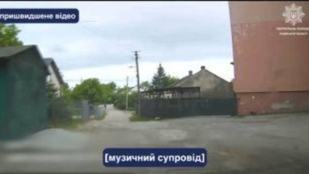 Патрульні Львова зупинили нетверезого водія Renault Kangoo на вулиці Мурованій — тест показав 1,22 проміле