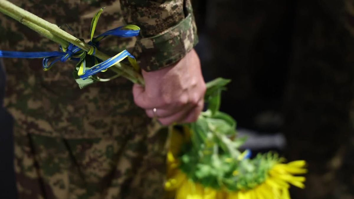 Учасники акції «Сонях» у Гарнізонному храмі Львова вшановують пам'ять полеглих захисників України 29 серпня