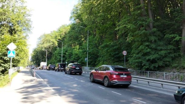 Перекрита ділянка вулиці Тракт Глинянський у Львові під час дорожніх робіт 29–30 червня 2026 року
