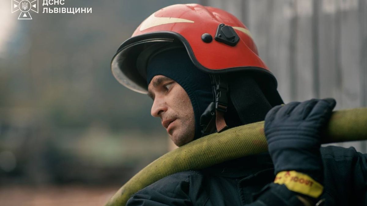Рятувальники ДСНС Львівщини гасять пожежу в екосистемі — за добу ліквідовано 10 загорань, п'ять із них у траві та лісосмугах