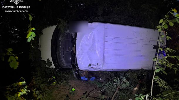 Наслідки ДТП на дорогах Львівщини: за добу сталося 16 аварій, 18 осіб травмовано, 1 загинув