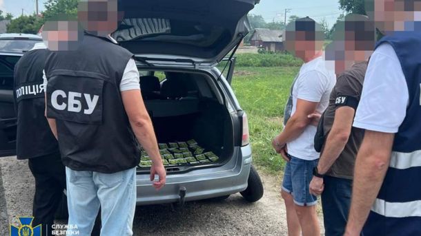 Оперативники СБУ затримали 49-річного мешканця Самбора, підозрюваного у переправленні призовників за кордон за 11 тисяч євро