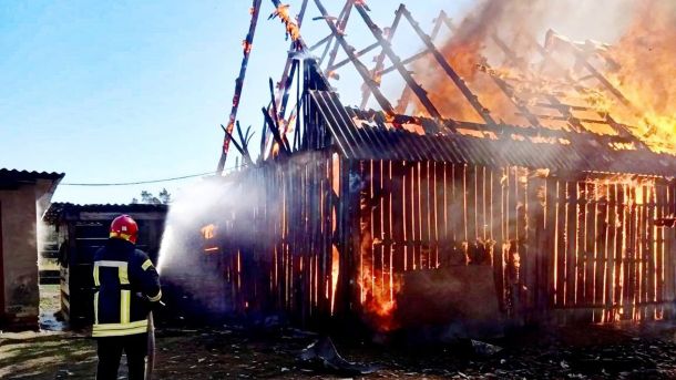 Пожежа у дерев'яній господарській будівлі у місті Великі Мости Шептицького району, 9 серпня, постраждалих немає
