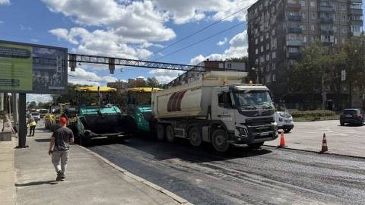 Ремонт вулиці Городоцької у Львові — укладання асфальту на ділянці від Скнилівського шляхопроводу до вулиці Виговського