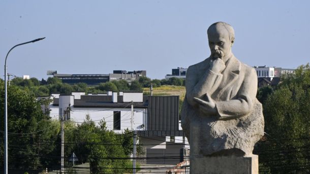 Громадські слухання у Сокільниках щодо масштабної житлової забудови поблизу львівського аеропорту, де населення може зрости до 50 тисяч осіб