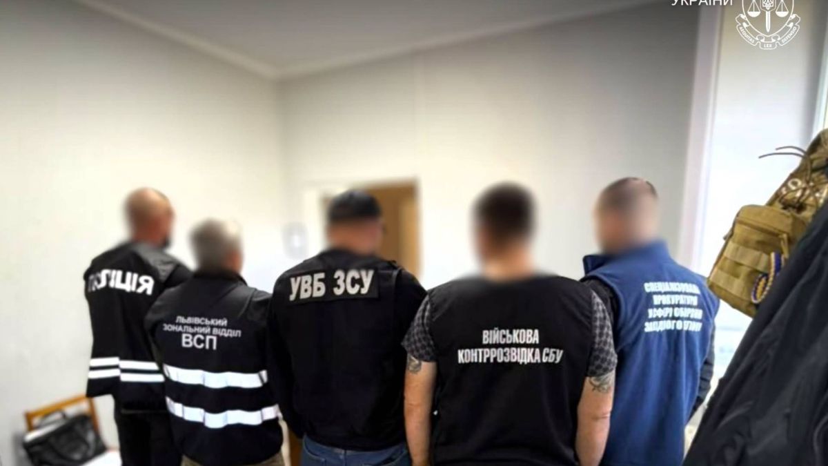 Військовослужбовець на Львівщині пропонував 2000 доларів хабаря начальнику відділення розшукової роботи, щоб уникнути батальйону резерву