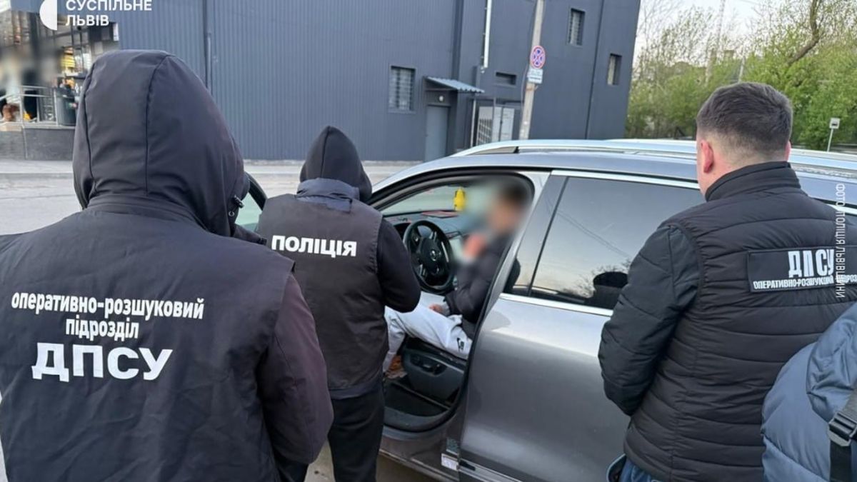 Поліція Львівщини викрила схему незаконного переправлення людей до Румунії: підозрюваний — 23-річний мешканець Чернівецької області