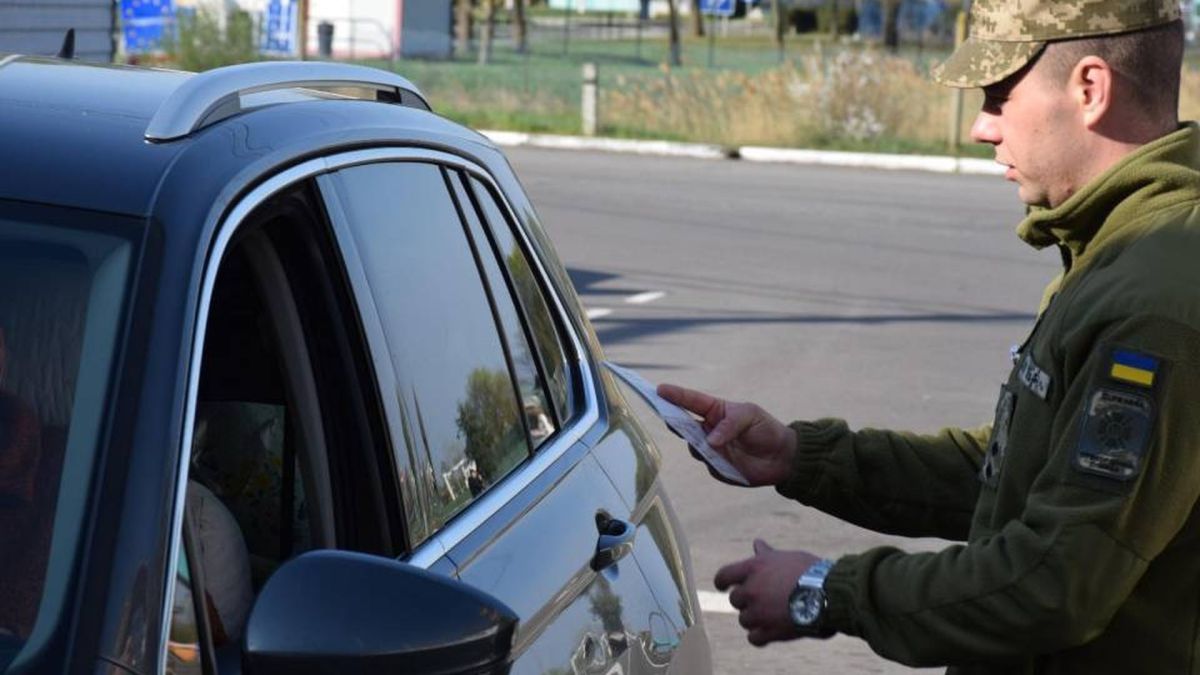 Черга з автомобілів на пункті пропуску на кордоні з Польщею, 65 авто станом на 12 жовтня 2026 року