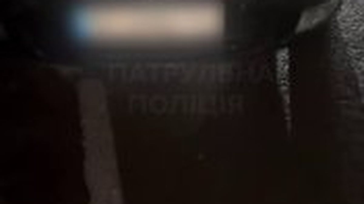 Патрульні Львова зупинили 20-річного водія на Кульпарківській: керував без прав і з незаконними маячками