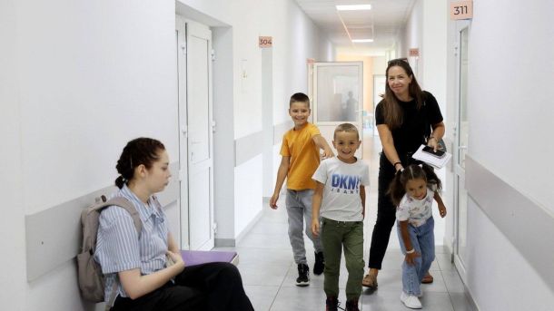 Дитячий ігровий куточок у поліклініці на вул. Хімічній, 7А у Львові, облаштований спільно з ЮНІСЕФ