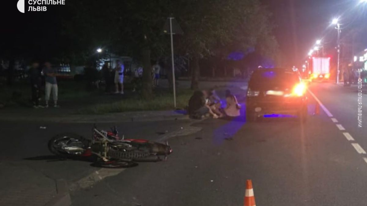 Наслідки ДТП у Великих Мостах на Львівщині 21 червня: госпіталізовано п'яного мотоцикліста та 17-річну пасажирку