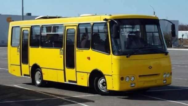 Жовтий автобус Богдан, міська маршрутка, громадський транспорт, ілюстративне фото