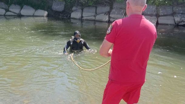Водолази дістали тіло 24-річного юнака з річки Стрий на Львівщині на глибині понад 3 метри, 28 червня
