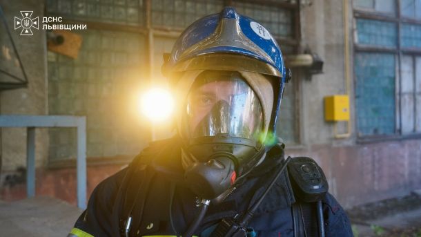 Рятувальники ДСНС Львівщини гасять пожежу в природній екосистемі — за добу 25 з 35 загорянь сталися серед рослинності